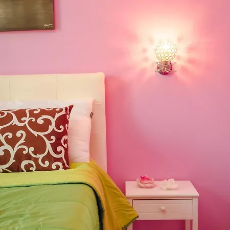 Apartment Pink Barbie's House, Domus Lumeras *