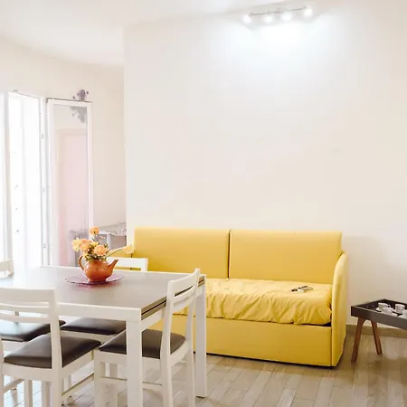 Pink Barbie's House, Domus Lumeras *