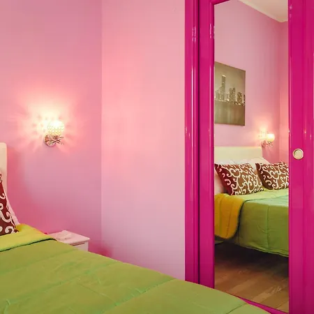 Pink Barbie's House, Domus Lumeras *